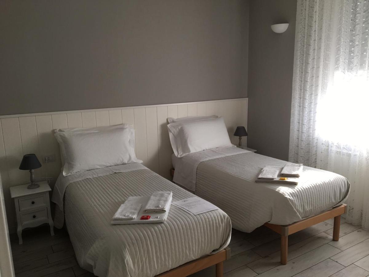 La Terrazza Sul Naviglio B&B Bernate Ticino Buitenkant foto